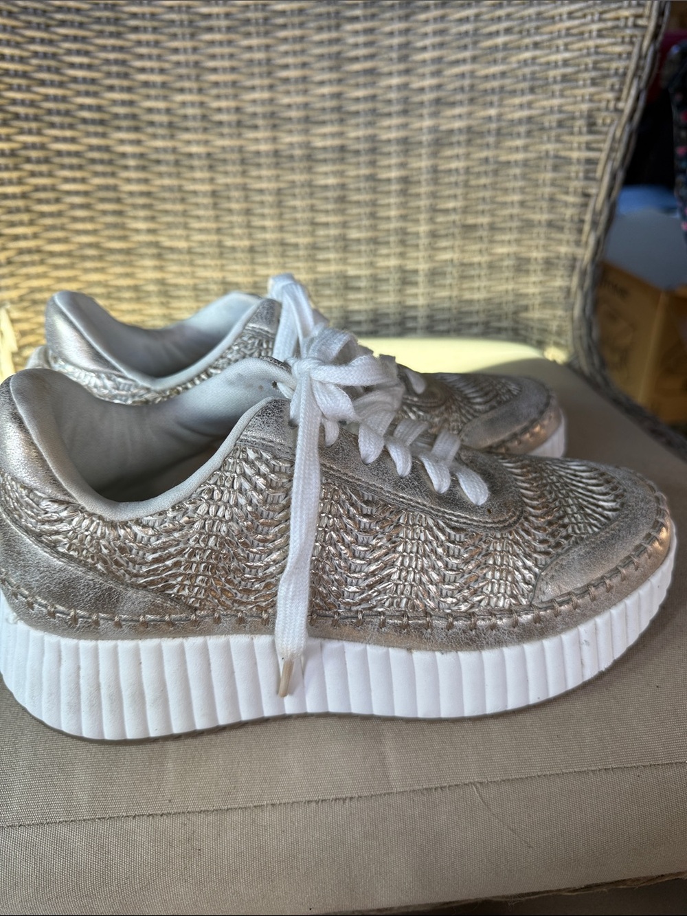 Universal Thread Persephone Metallic Woven Platform Sneakers in Gold